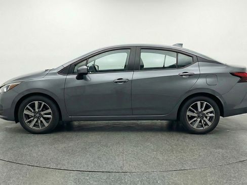 Used 2025 Nissan Versa SV image 5