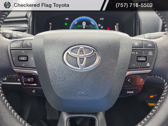 Used 2026 Toyota Camry SE w/ Convenience Package FWD image 13