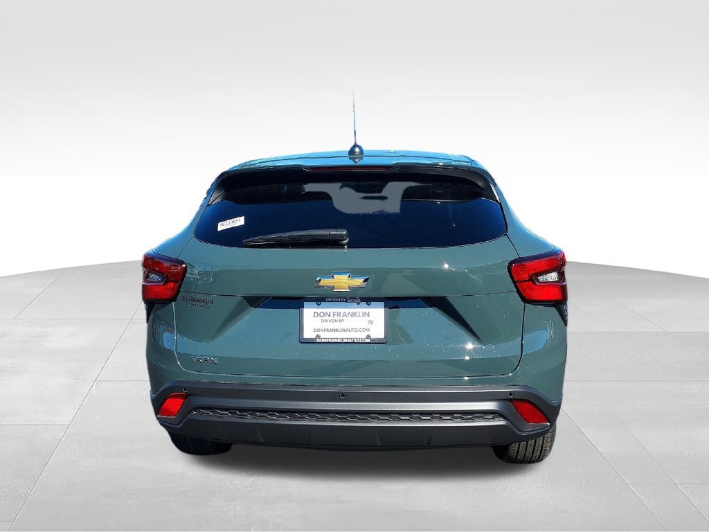 New 2026 Chevrolet Trax LS w/ LS Convenience Package FWD image 4