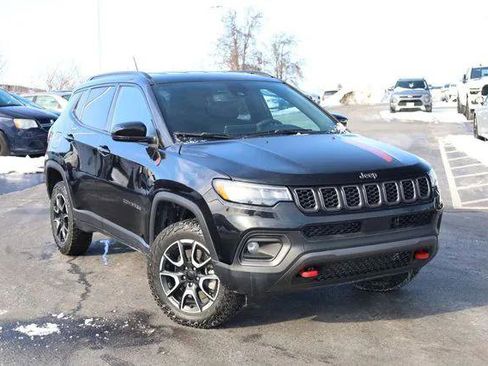 Certified 2024 Jeep Compass Trailhawk image 2