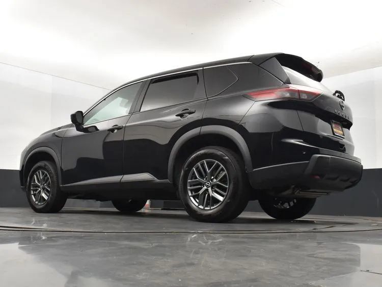 Used 2024 Nissan Rogue S FWD image 9