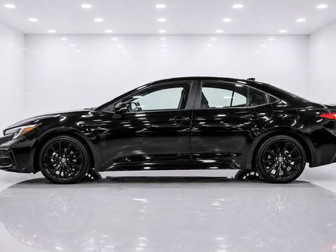 Used 2025 Toyota Corolla SE w/ Convenience Package FWD image 2