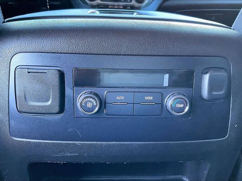 Used 2015 GMC Yukon XL SLE w/ Convenience Package image 31