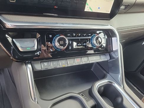 New 2026 GMC Sierra 2500 Denali w/ Denali Reserve Package image 19