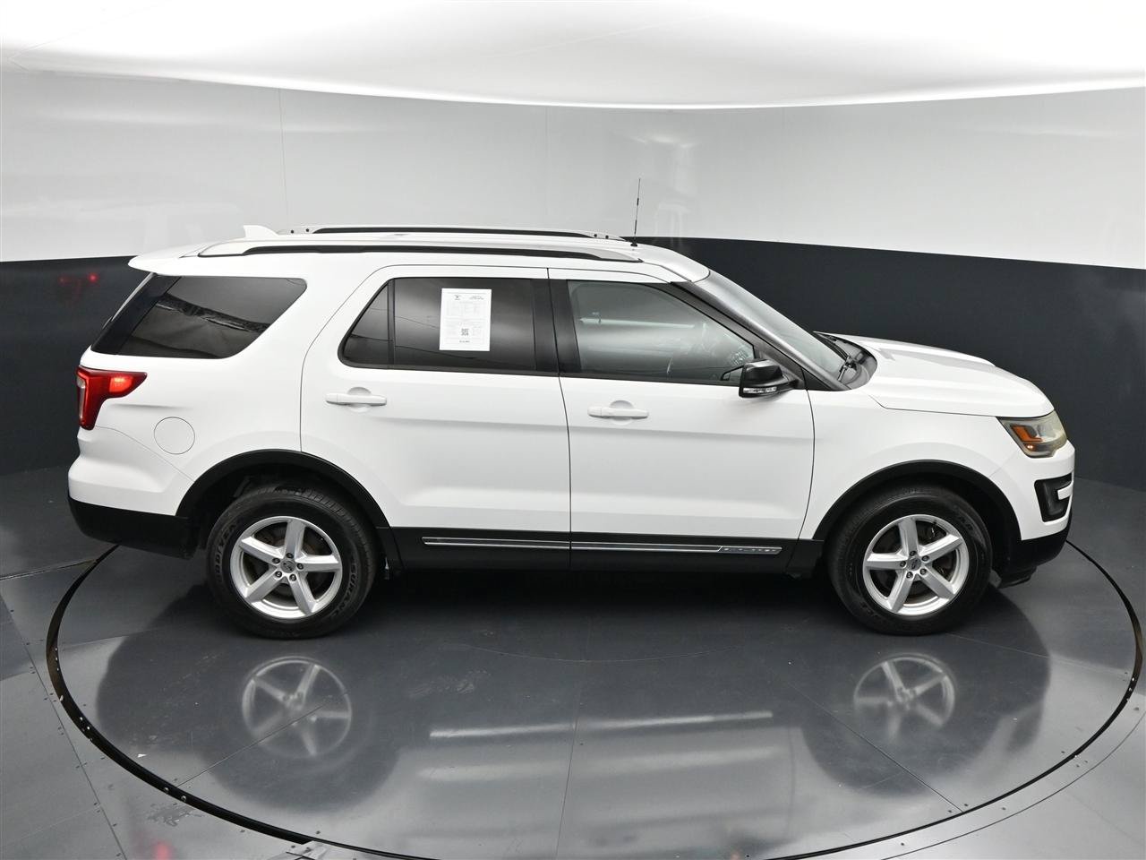 Used 2016 Ford Explorer XLT AWD/4WD image 22