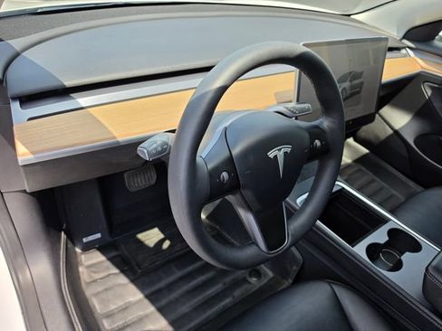 Used 2022 Tesla Model 3 Long Range AWD/4WD image 21