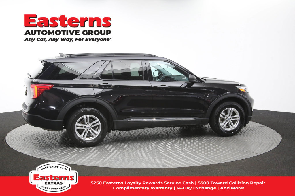 Used 2023 Ford Explorer XLT AWD/4WD image 46