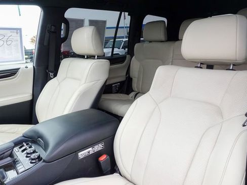 Used 2020 Lexus LX 570 4WD w/ 3rd Row & Luxury Pkg image 26