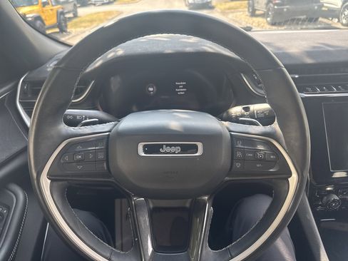 Used 2021 Jeep Grand Cherokee L Laredo image 18