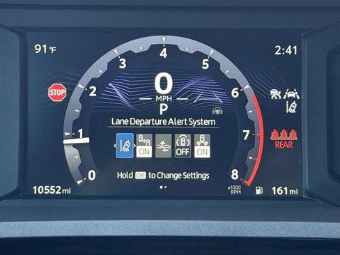 Certified 2025 Toyota Tacoma SR5 AWD/4WD image 10