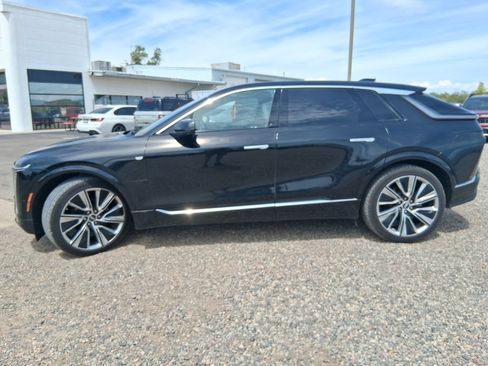 Used 2023 Cadillac Lyriq 2WD image 2
