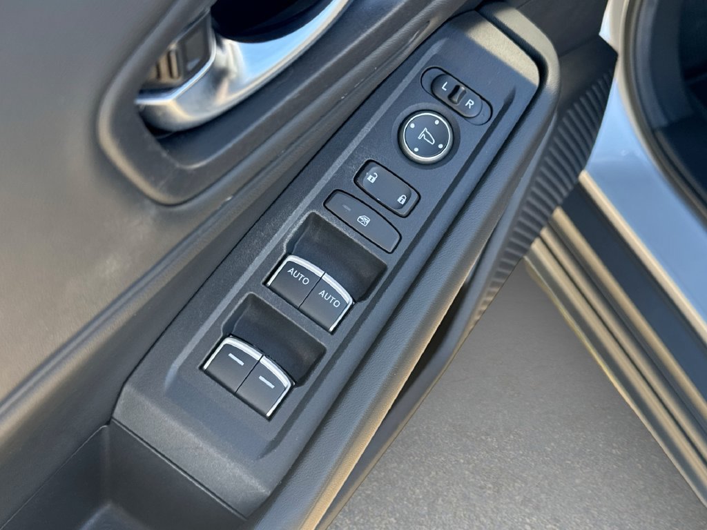 Used 2025 Honda Accord SE image 11