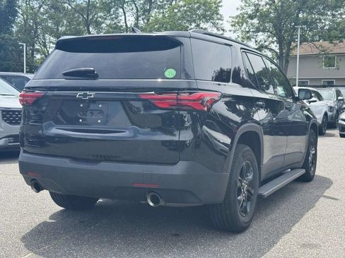 Used 2023 Chevrolet Traverse LT FWD image 4