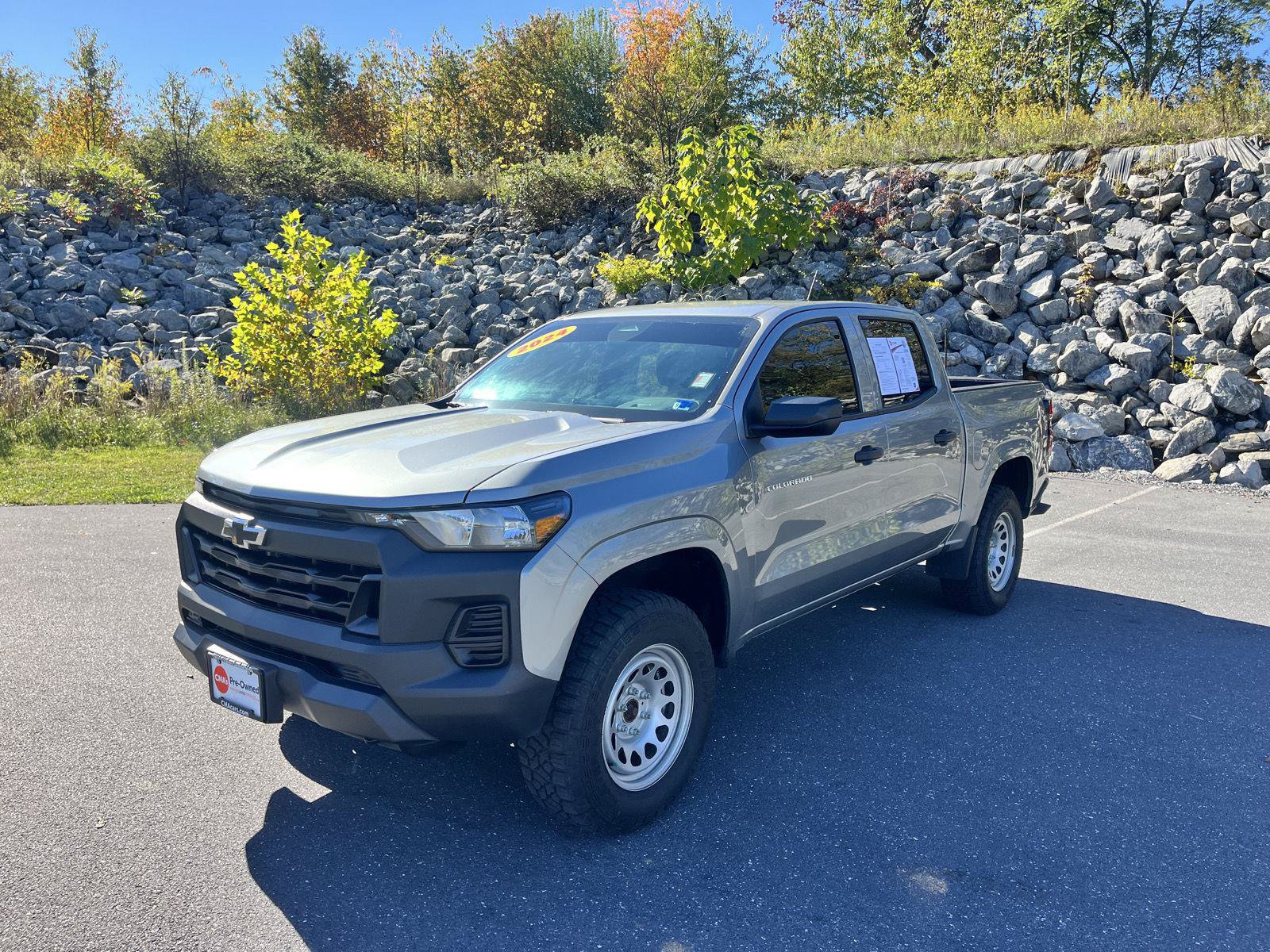 Used 2024 Chevrolet Colorado W/T w/ WT Convenience Package II AWD/4WD image 3