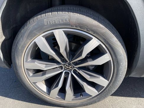 Used 2021 Volkswagen Atlas Cross Sport SEL Premium R-Line w/ Luggage Net & Mats Package AWD/4WD image 3