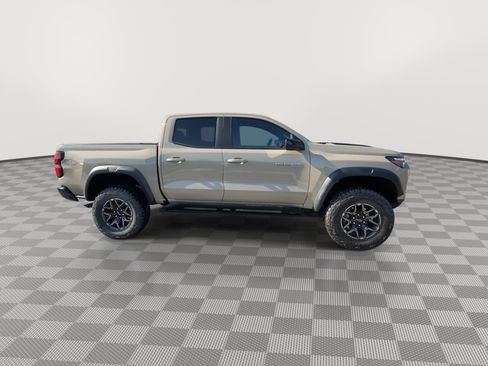 Used 2024 Chevrolet Colorado ZR2 w/ Technology Package image 9