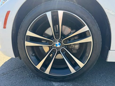 Used 2018 BMW 330i Sedan w/ Convenience Package RWD image 17