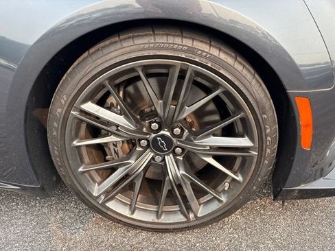 Used 2020 Chevrolet Camaro ZL1 RWD image 10