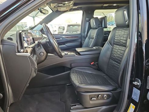 Used 2021 Cadillac Escalade ESV Premium Luxury Platinum image 25