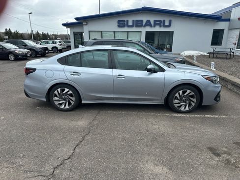Used 2024 Subaru Legacy Limited AWD/4WD image 2