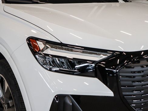 Certified 2024 Audi Q4 e-tron Premium Plus image 28