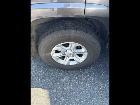 Used 2021 Toyota 4Runner SR5 Premium w/ Moonroof Package AWD/4WD image 17