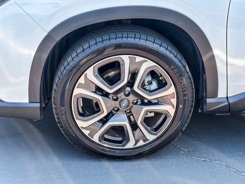 Used 2023 Subaru Ascent Touring AWD/4WD image 9