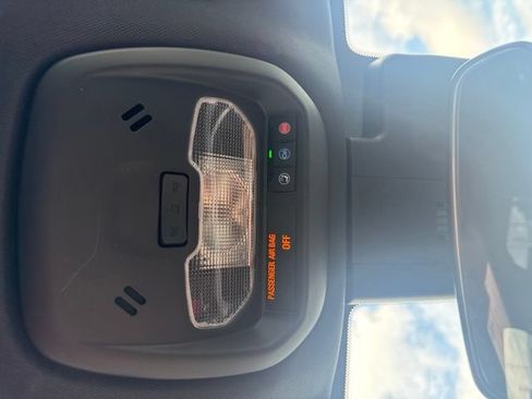 Used 2024 Chevrolet Trax RS FWD image 34