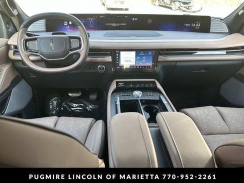 New 2026 Lincoln Navigator L Black Label AWD/4WD image 15