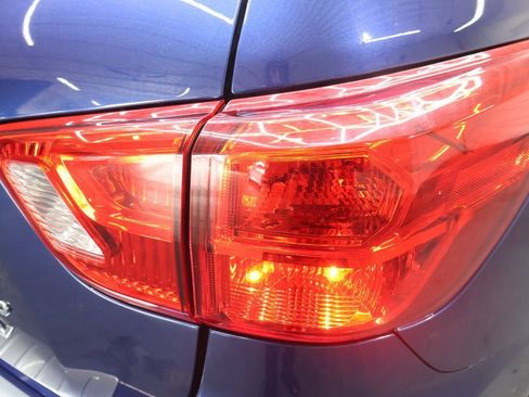 Used 2019 Nissan Pathfinder SV w/ Cargo Package image 28