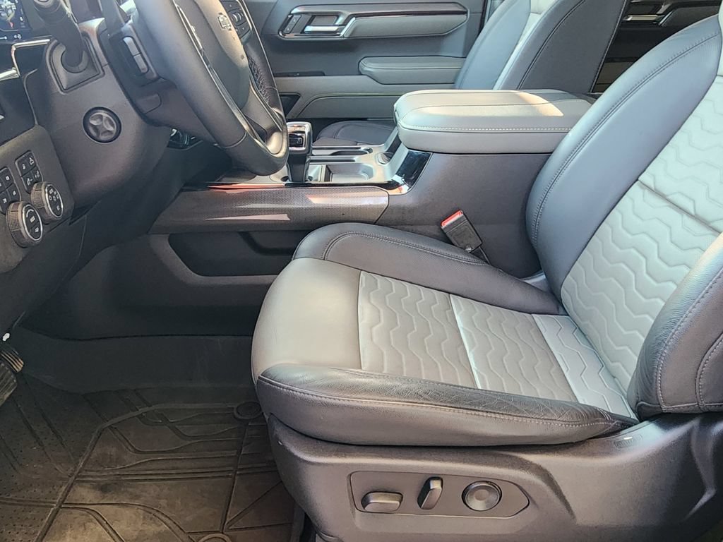 Used 2023 Chevrolet Silverado 1500 ZR2 w/ Technology Package AWD/4WD image 26