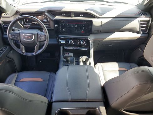Used 2023 GMC Sierra 1500 AT4 w/ AT4 Preferred Package image 9