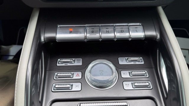 Used 2025 Lincoln Nautilus Reserve AWD/4WD image 24