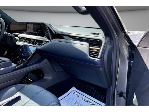 Used 2026 INFINITI QX80 4WD w/ Sport Exterior Package image 18