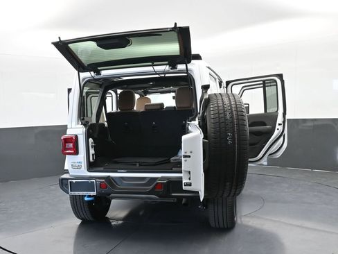 Used 2022 Jeep Wrangler Unlimited Sahara w/ Safety Group image 83