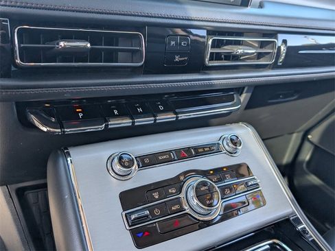 Used 2024 Lincoln Aviator Premiere w/ Premium Package image 23