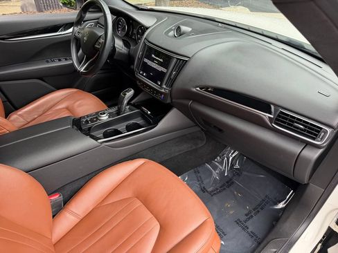 Used 2022 Maserati Levante GT AWD/4WD image 33