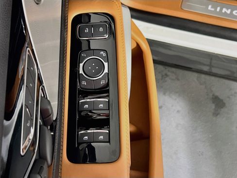 Used 2022 Lincoln Aviator Black Label w/ Dynamic Handling Package AWD/4WD image 18