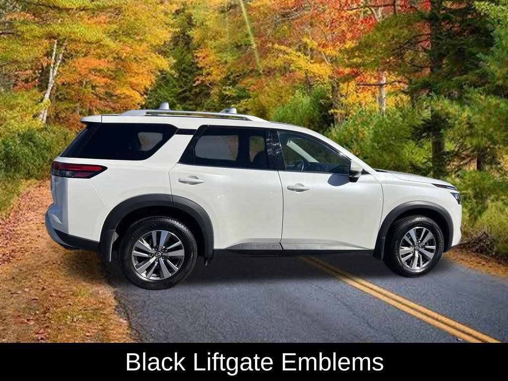 Certified 2023 Nissan Pathfinder SL w/ Black Appearance Package AWD/4WD image 16