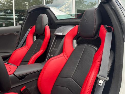 Used 2023 Chevrolet Corvette Stingray Premium Conv w/ Z51 Performance Package image 33