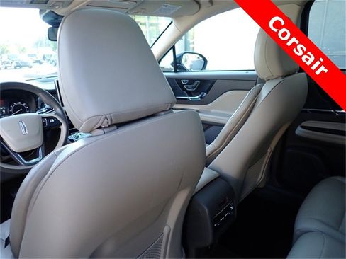 Used 2021 Lincoln Corsair AWD w/ Premium Package image 17