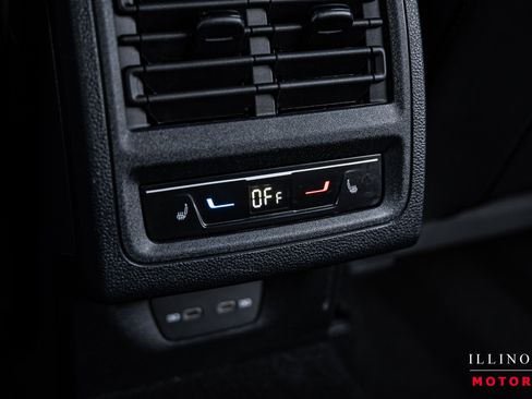 Used 2024 Volkswagen Golf R 4-Door image 31