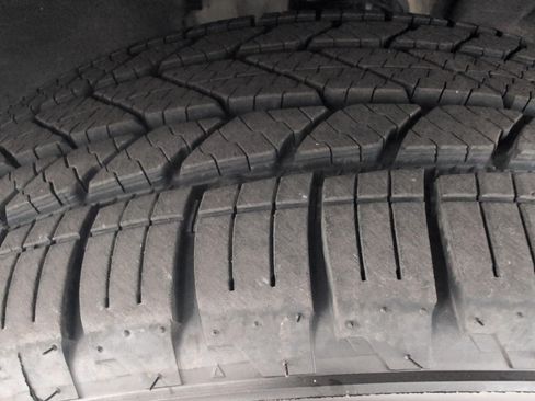 Used 2019 Buick Enclave Avenir w/ Avenir Technology Package AWD/4WD image 4