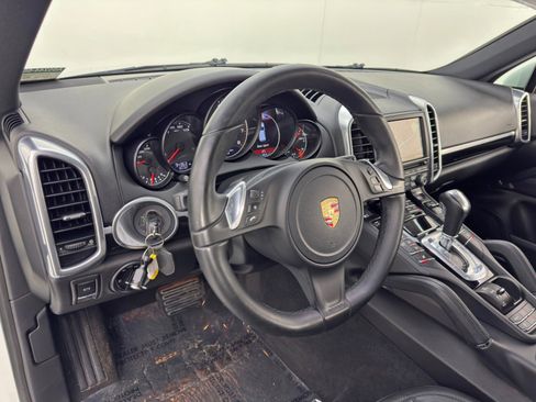 Used 2014 Porsche Cayenne image 13
