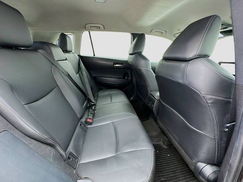 Used 2023 Toyota Corolla Cross XLE image 18