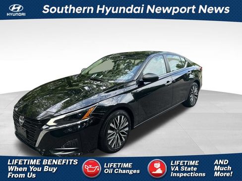 Used 2024 Nissan Altima 2.5 SV FWD image 1