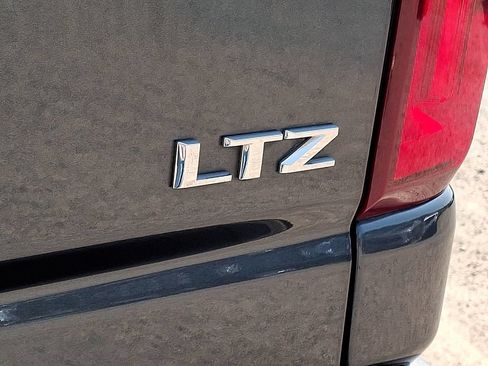 Used 2020 Chevrolet Silverado 2500 LTZ w/ LTZ Premium Package AWD/4WD image 32