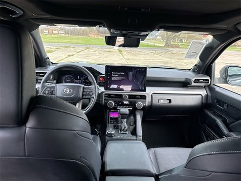 Used 2025 Toyota 4Runner TRD Off-Road Premium image 30