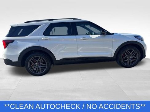 Certified 2025 Ford Explorer ST image 8
