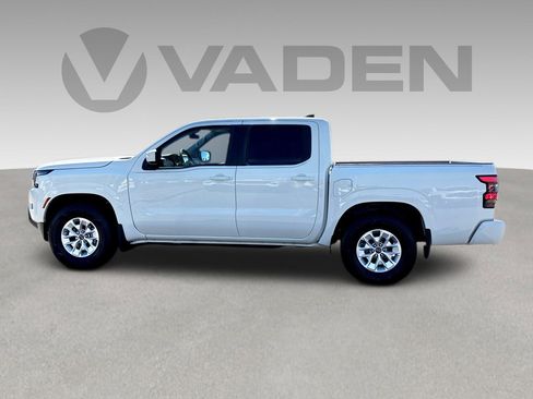 Used 2024 Nissan Frontier SV w/ Tow Package RWD image 25
